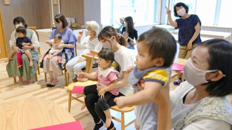 Le Japon va augmenter les dépenses de garde d&rsquo;enfants pour égaler la Suède