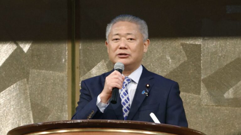 El creciente partido de oposición de Japón renueva su liderazgo a medida que crece el apoyo