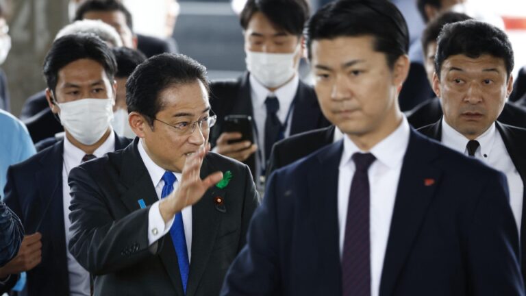 Le suspect de l&rsquo;attaque du Premier ministre japonais subira un test psychiatrique pendant 3 mois