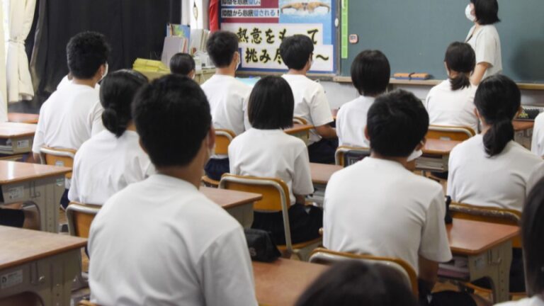 El 13% de los estudiantes son propensos a la depresión debido a la pandemia, según un estudio japonés.