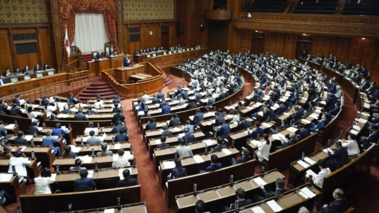La Diète japonaise met fin à sa session ordinaire, les prochaines élections générales en bref