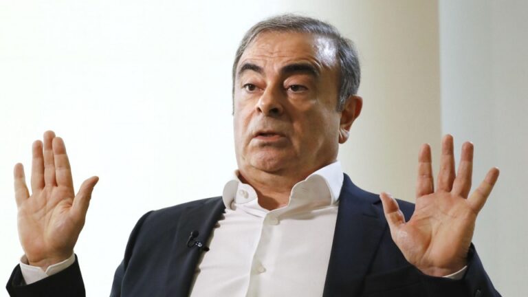 L&rsquo;ancien patron de Nissan, Carlos Ghosn, dépose 1 milliard de dollars.  procès contre le constructeur automobile: rapport