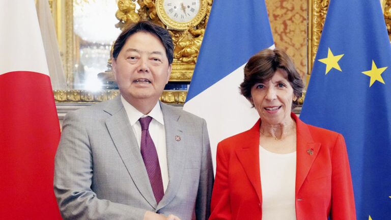 Le Japon et la France s&rsquo;engagent à renforcer leurs relations de défense au milieu de la discorde sur le plan du bureau de l&rsquo;OTAN