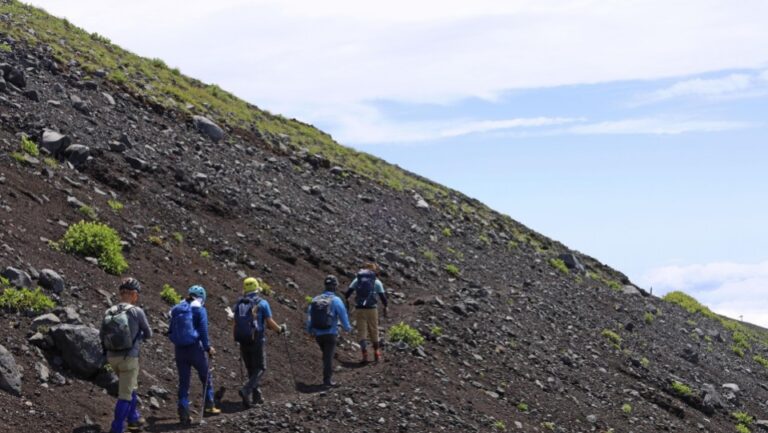 Record de 3 506 personnes bloquées dans les montagnes du Japon en 2022