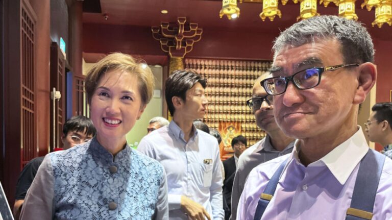 Singapour et le Japon conviennent de coopérer dans le domaine de la numérisation