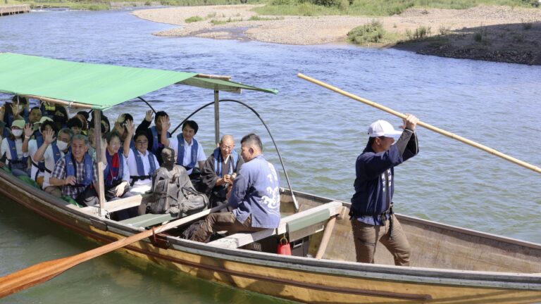 La visite de la rivière Kyoto reprend après un accident de bateau mortel en mars