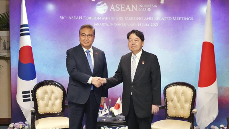 Japão e Coreia do Sul reafirmam cooperação na Coreia do Norte após lançamento do ICBM