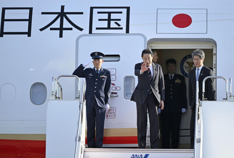 Le Premier ministre japonais Kishida part pour le Moyen-Orient pour promouvoir la coopération énergétique