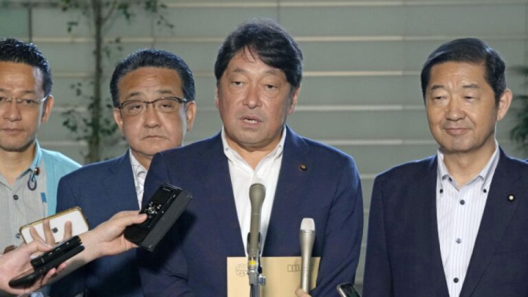 El primer ministro japonés insta a los partidos gobernantes a acelerar las negociaciones sobre las exportaciones de defensa.