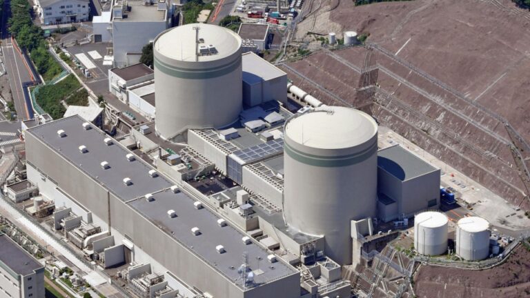 Le réacteur nucléaire vieillissant de Takahama a redémarré après 12 ans d&rsquo;arrêt