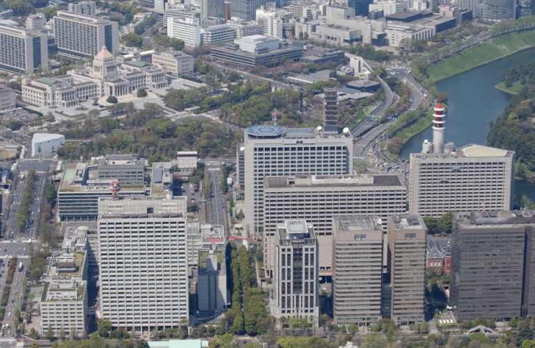 Le Japon envisage un PIB nominal supérieur à 600 000 milliards de yens pour l&rsquo;exercice 2024 et une croissance plus rapide des revenus