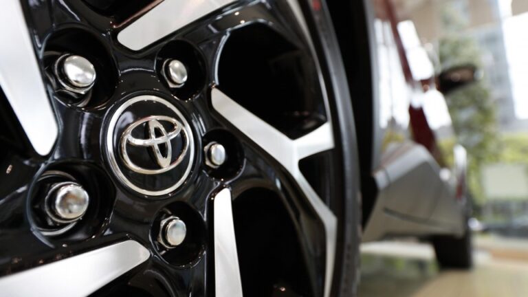 Les opérations dans 14 usines Toyota seront interrompues après une panne du système