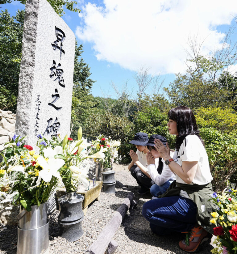 Les victimes de l&rsquo;accident mortel d&rsquo;un avion JAL en 1985 pleurées à l&rsquo;occasion de leur 38e anniversaire