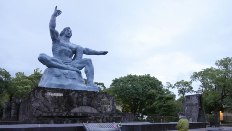 Nagasaki demande instamment de rompre avec la dissuasion nucléaire en réduisant l&rsquo;anniv de la bombe A.