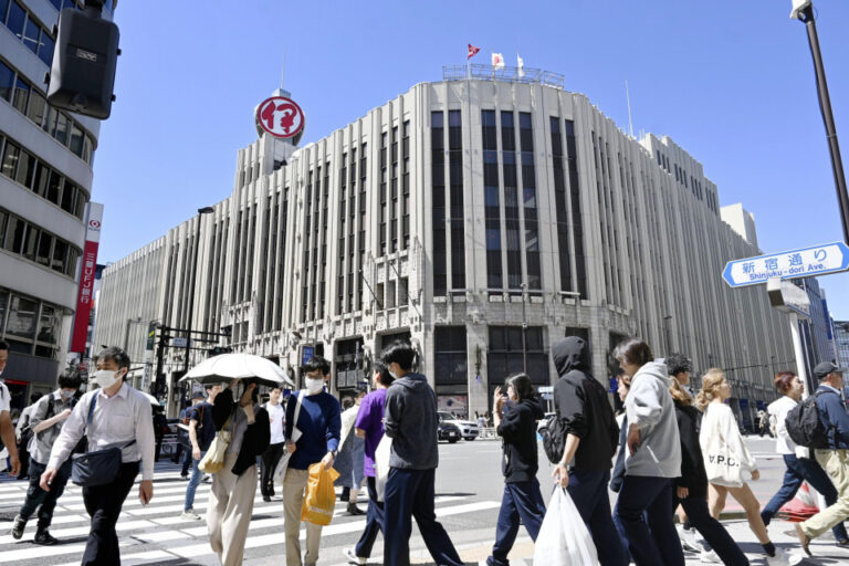 Las ventas libres de impuestos de julio en los grandes almacenes de Japón alcanzan máximos prepandemia
