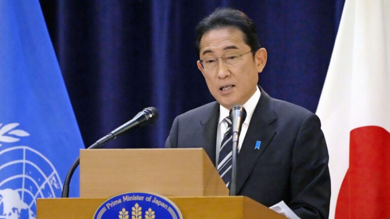 Le Premier ministre japonais Kishida s&rsquo;engage à élaborer de nouvelles mesures économiques la semaine prochaine