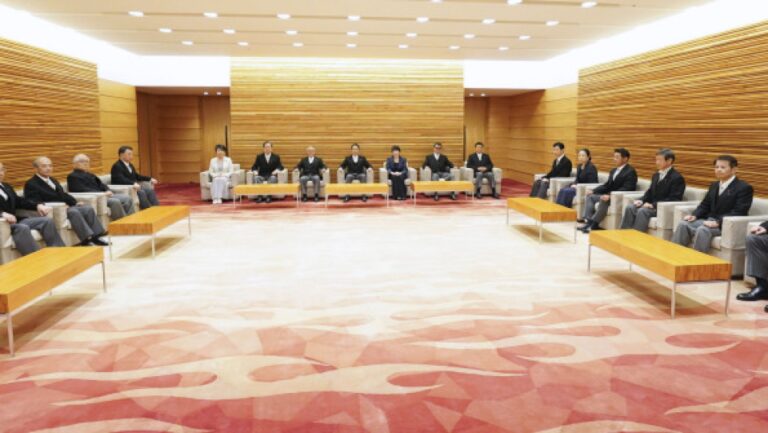 Le soutien au nouveau cabinet Kishida augmente de 6 points à 39,8% (sondage Kyodo)