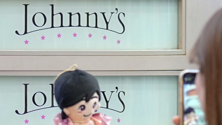 Johnny&rsquo;s change de nom pour Smile-Up à la suite d&rsquo;un scandale d&rsquo;abus sexuels