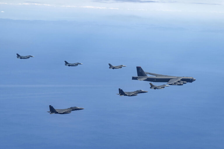 La Corée du Sud, les États-Unis et le Japon organisent le premier exercice aérien conjoint
