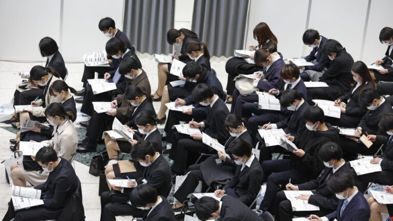 La meilleure université du Japon.  demande aux entreprises de cesser de faire pression sur les étudiants en recherche d’emploi