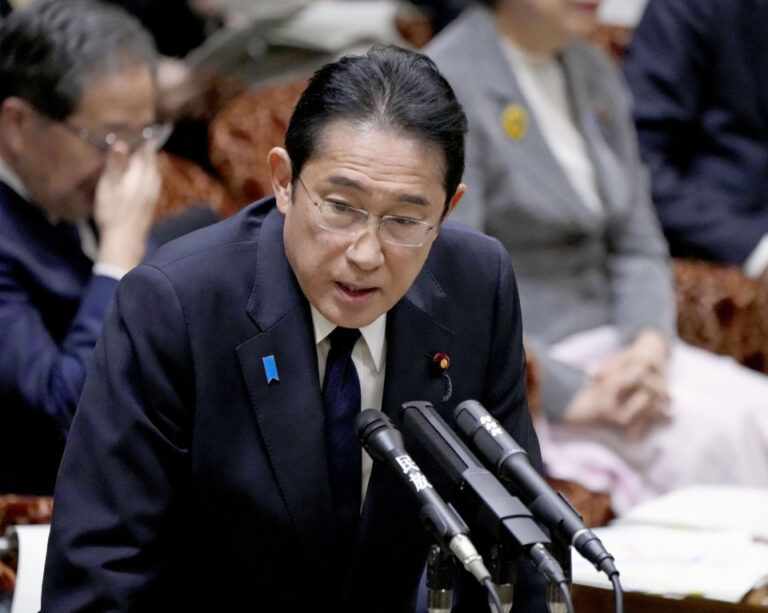 Le Premier ministre japonais Kishida exclut la dissolution de la chambre basse en 2023