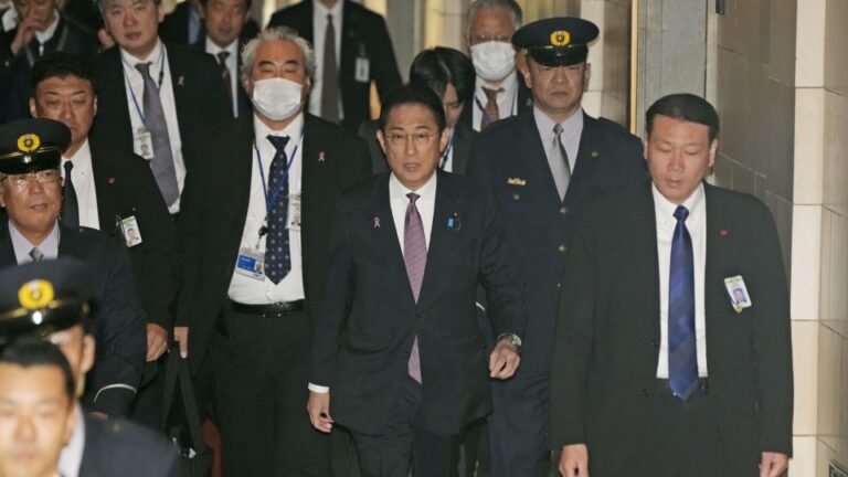 Le Premier ministre japonais Kishida s&rsquo;interroge sur les allégations de sous-déclaration des revenus du parti