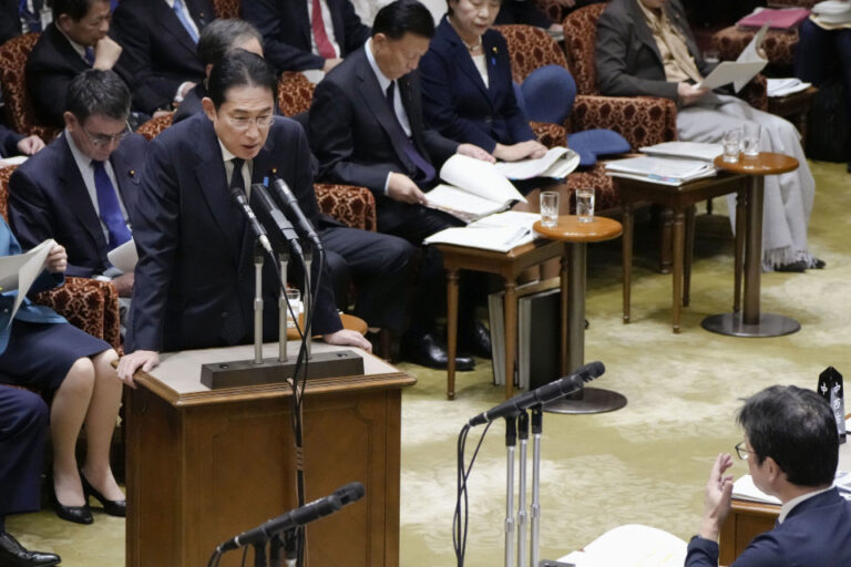 Le Premier ministre japonais interrogé sur de prétendus cadeaux au CIO pour la candidature olympique de Tokyo