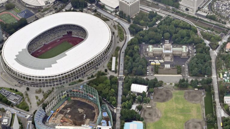 Le propriétaire foncier s&rsquo;engage à rechercher un accord sur le réaménagement de la zone de Jingu à Tokyo