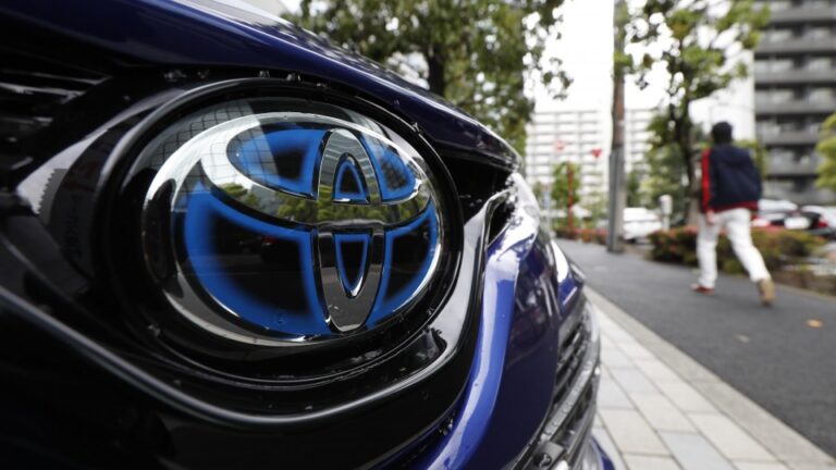 La production mondiale de Toyota atteint un nouveau sommet en un an grâce à une demande étrangère robuste