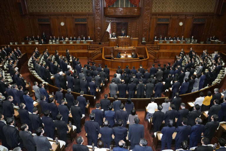 La session parlementaire se terminera alors que le Premier ministre japonais s&rsquo;apprête à remplacer les ministres touchés par le scandale