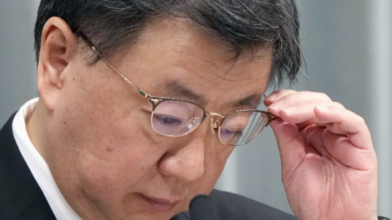 Le principal porte-parole accusé de ne pas avoir signalé 10 millions.  yens en revenus : source