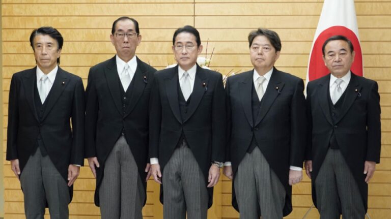 Le taux de soutien au cabinet Kishida atteint un nouveau plus bas à 22% au milieu d&rsquo;un scandale financier