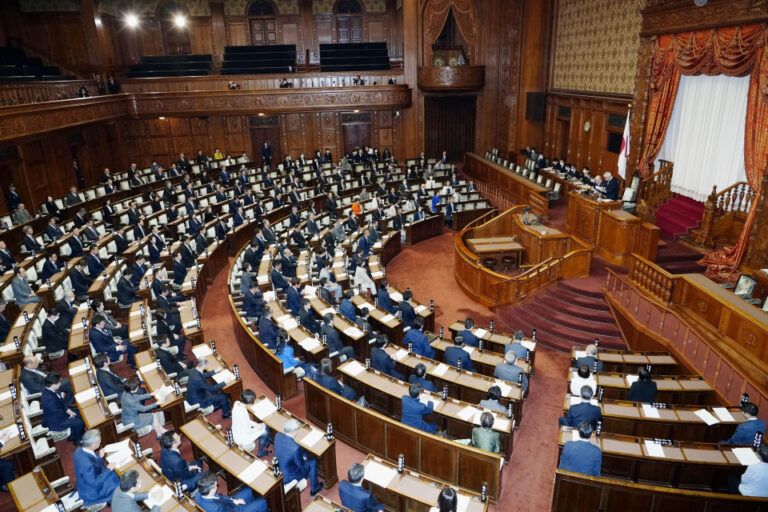 La Diète japonaise entame une session ordinaire de 150 jours et le scandale des fonds est au centre de l&rsquo;attention