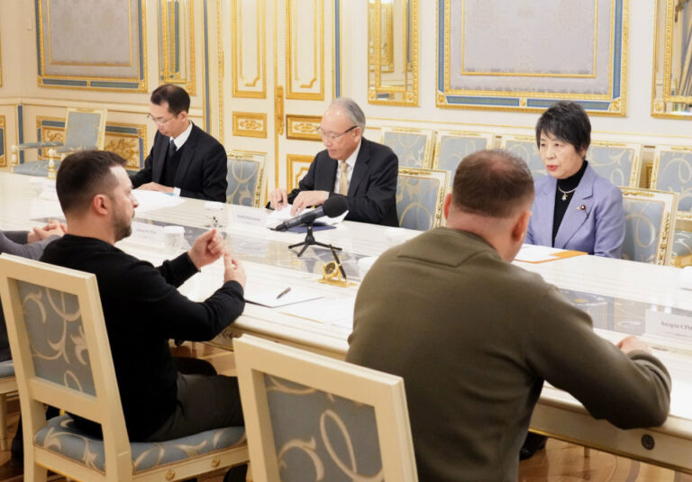 Le Japon soutiendra le plan de paix de l&rsquo;Ukraine, déclare le ministre des Affaires étrangères à Zelensky