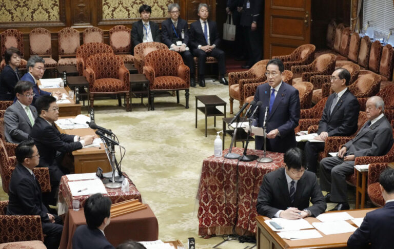 Le PLD négociera des révisions de la loi sur les fonds politiques avec d&rsquo;autres partis, selon le Premier ministre japonais