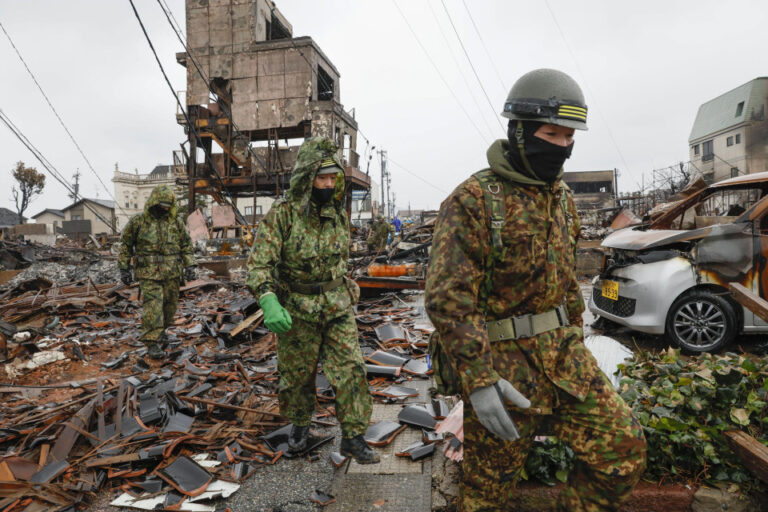 Le bilan du séisme dans le centre du Japon s&rsquo;élève à 206 morts, dont une cinquantaine portés disparus