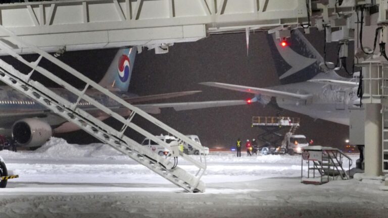 Les avions de Korean Air et Cathay entrent en contact à l&rsquo;aéroport d&rsquo;Hokkaido