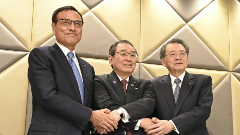 Les chefs d’entreprise japonais s’engagent à faire pression pour des salaires plus élevés alors que le Premier ministre fait pression