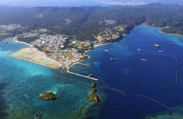 Les travaux de transfert de la base américaine à Okinawa commencent après l&rsquo;accord de l&rsquo;État par procuration