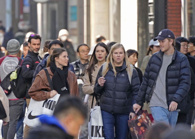 Les visiteurs étrangers au Japon ont été multipliés par 5 en 2023, pour atteindre 25,06 millions