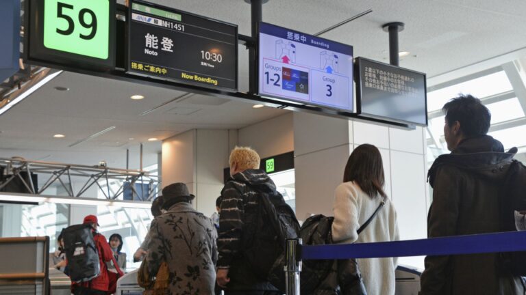 Une compagnie aérienne reprend ses vols vers l&rsquo;aéroport du centre du Japon touché par le séisme