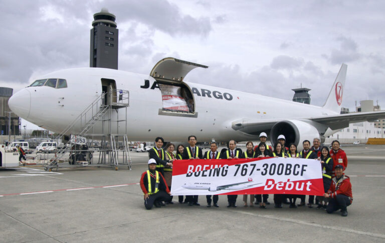JAL fait voler son premier cargo en 13 ans dans un contexte de forte demande d&rsquo;achats en ligne