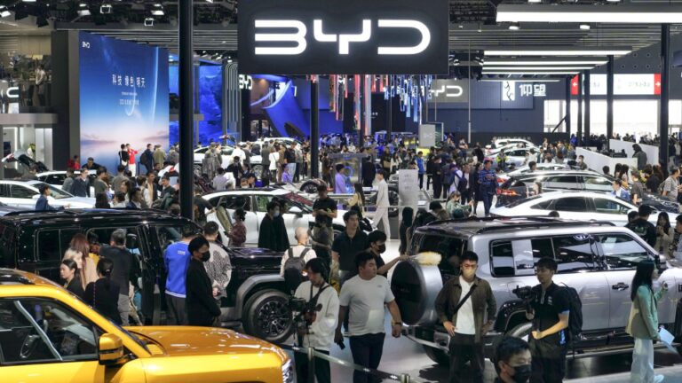 La Chine détrône le Japon en tant que premier exportateur de voitures en 2023 alors que les ventes de véhicules électriques augmentent