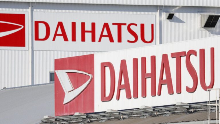 Les ventes de voitures neuves au Japon enregistrent leur première baisse en 17 mois suite au scandale Daihatsu
