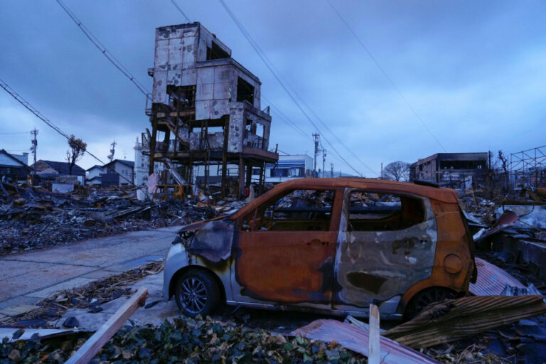 Plus de 14 000 personnes restent évacuées un mois après le séisme dans le centre du Japon