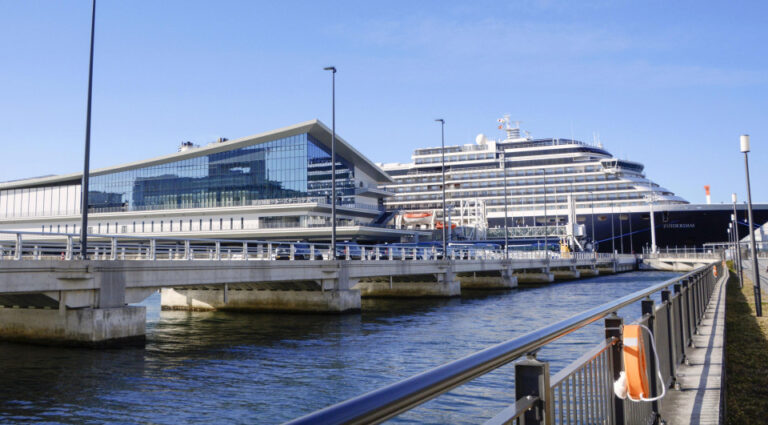 L'embarcadère des navires de croisière de Tokyo connaît un trafic intense dans un contexte de tourisme post-COVID
