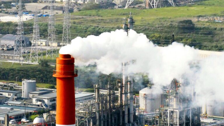 Le Japon envisage des règles obligeant les entreprises à divulguer leurs données sur les émissions de gaz à effet de serre
