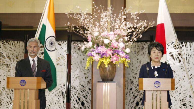 Les hauts diplomates du Japon et de l'Inde s'engagent à resserrer leurs liens face à la montée en puissance de la Chine