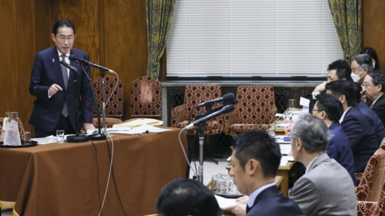 Un comité d'éthique de la Chambre haute du Japon organise des audiences sur le scandale des fonds du PLD