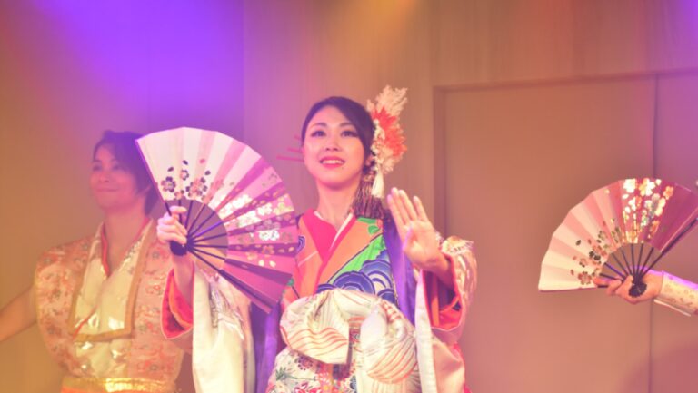 Un spectacle de danse « néo-japonais » retrouve une nouvelle vie à Asakusa après la pandémie